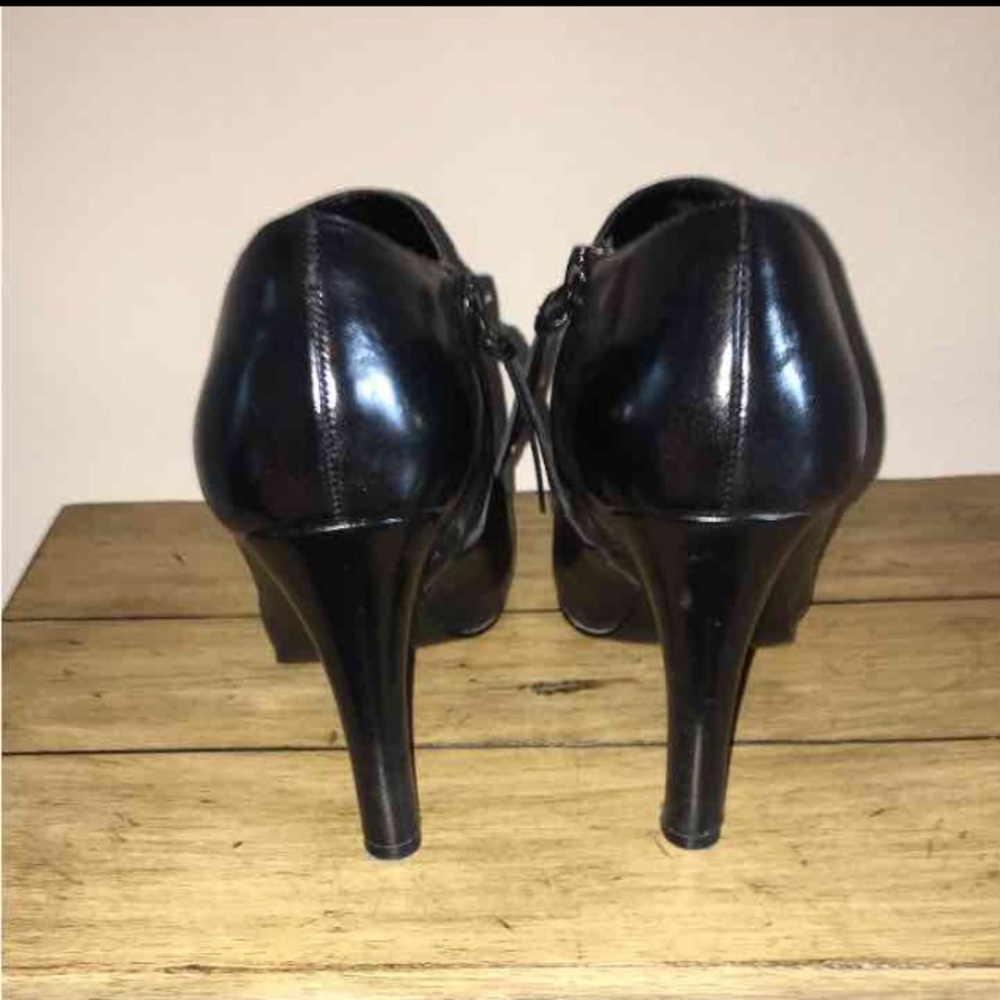 RALPH LAUREN Black Booties - Picture 3 of 3